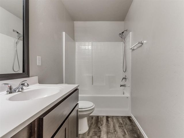 215 Waterside Drive, Newcastle, OK 73065