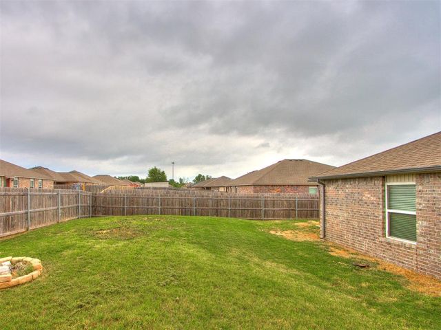 215 Waterside Drive, Newcastle, OK 73065