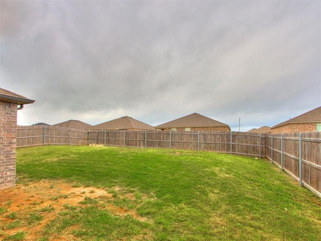 215 Waterside Drive, Newcastle, OK 73065