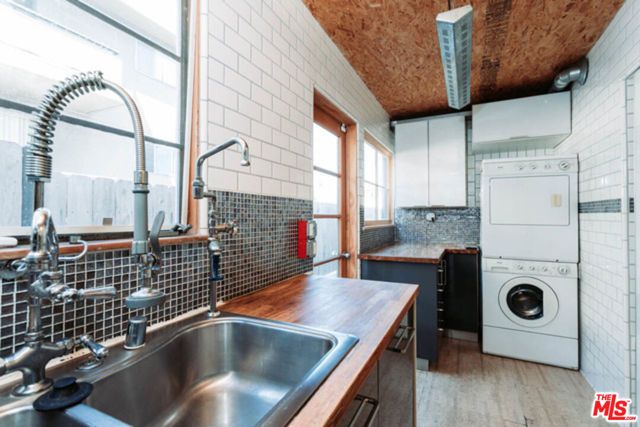 10961 Strathmore Drive, Los Angeles, CA 90024