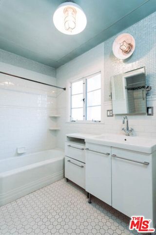 10961 Strathmore Drive, Los Angeles, CA 90024