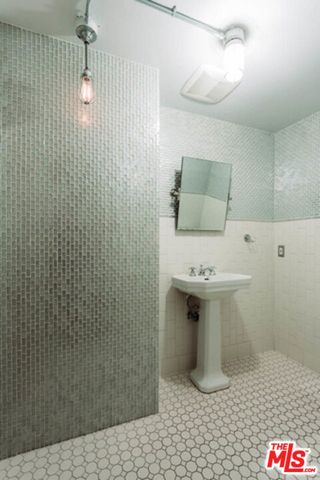 10961 Strathmore Drive, Los Angeles, CA 90024