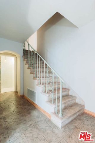 10961 Strathmore Drive, Los Angeles, CA 90024