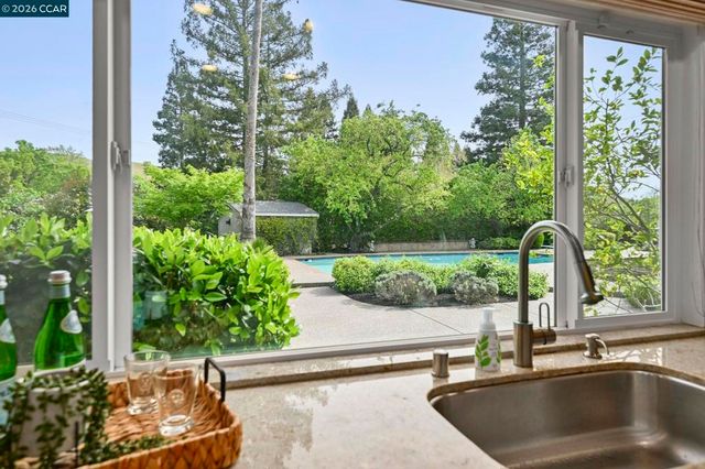 661 Derbyshire Place, Danville, CA 94526