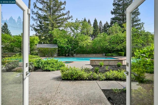 661 Derbyshire Place, Danville, CA 94526