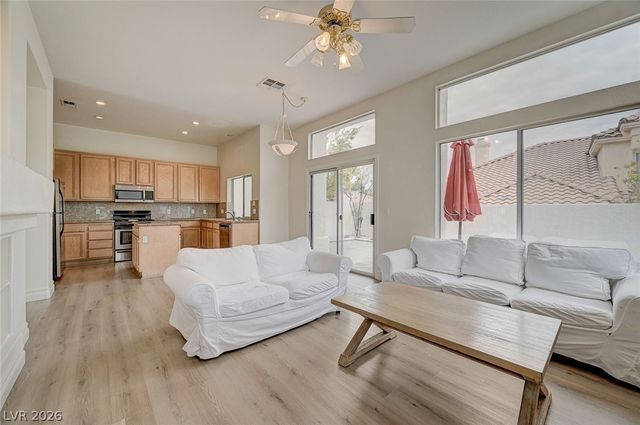 9240 Pitching Wedge Drive, Las Vegas, NV 89134