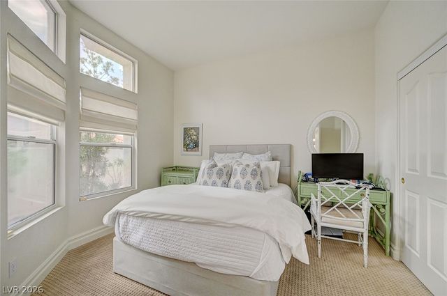 9240 Pitching Wedge Drive, Las Vegas, NV 89134