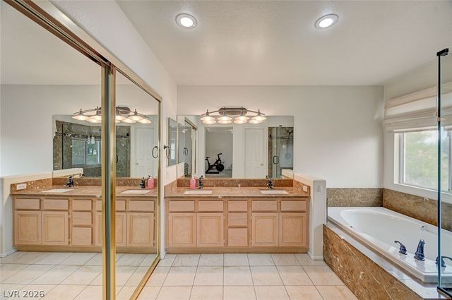9240 Pitching Wedge Drive, Las Vegas, NV 89134
