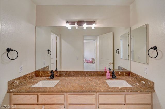 9240 Pitching Wedge Drive, Las Vegas, NV 89134