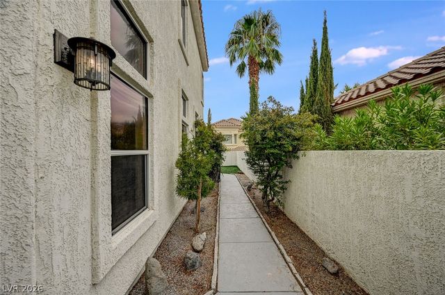 9240 Pitching Wedge Drive, Las Vegas, NV 89134