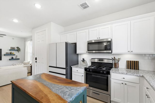 7688 Resting Mews, North Richland Hills, TX 76182