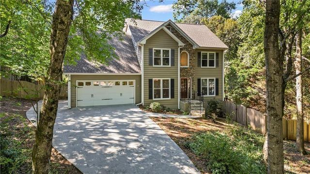 6732 Willowbrook Trail, Flowery Branch, GA 30542