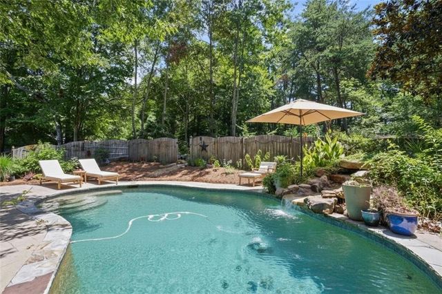 6732 Willowbrook Trail, Flowery Branch, GA 30542