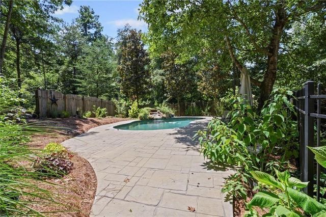 6732 Willowbrook Trail, Flowery Branch, GA 30542
