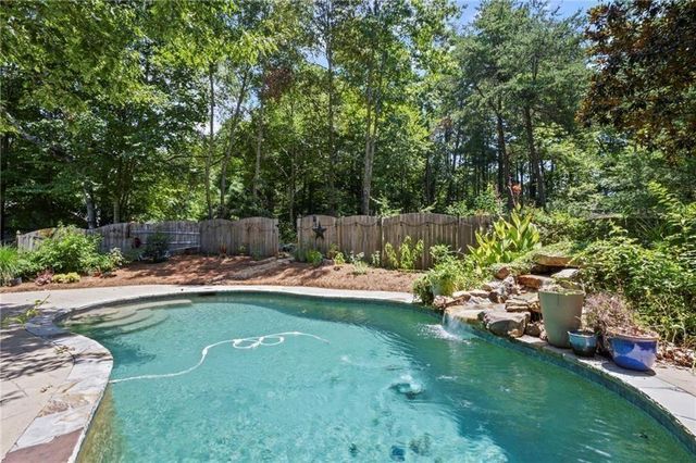 6732 Willowbrook Trail, Flowery Branch, GA 30542