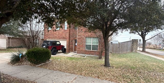 10369 Bradshaw Drive, Fort Worth, TX 76108