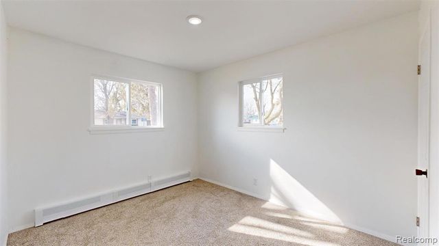 904 Oakview Drive, Saginaw, MI 48604