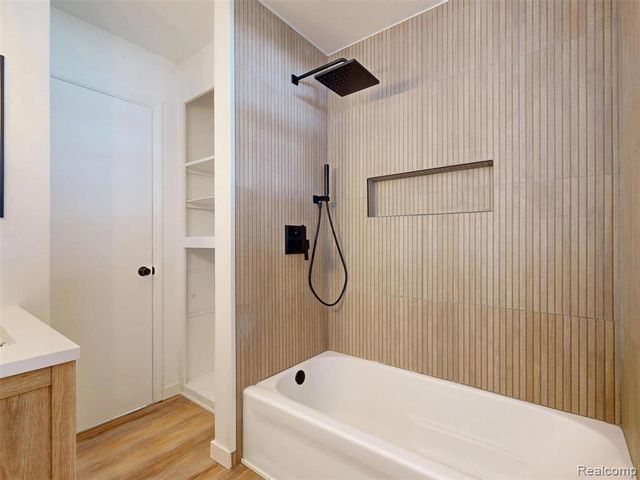 904 Oakview Drive, Saginaw, MI 48604