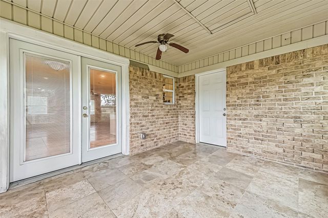 8007 Pruitt Drive, Galveston, TX 77554