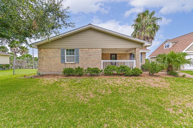 8007 Pruitt Drive, Galveston, TX 77554