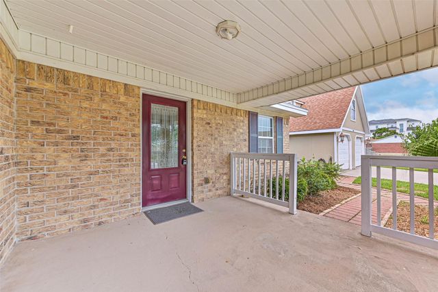 8007 Pruitt Drive, Galveston, TX 77554