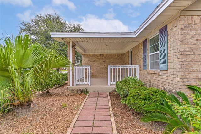 8007 Pruitt Drive, Galveston, TX 77554