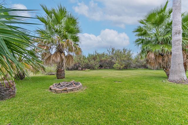 8007 Pruitt Drive, Galveston, TX 77554