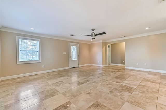 8007 Pruitt Drive, Galveston, TX 77554