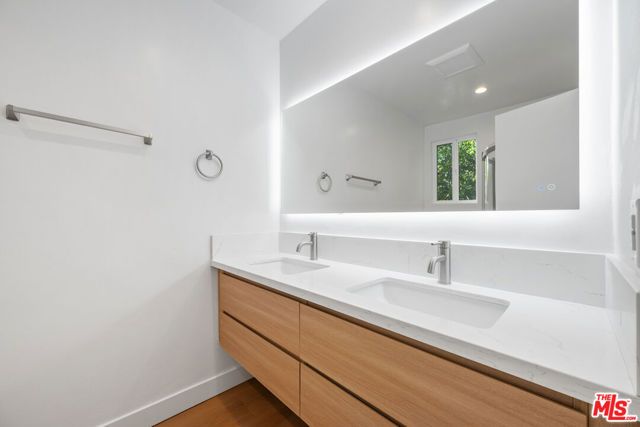 833 5th Street 203, Santa Monica, CA 90403