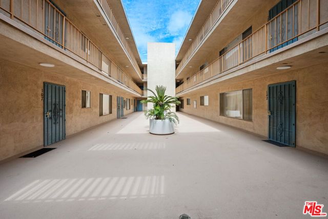 833 5th Street 203, Santa Monica, CA 90403