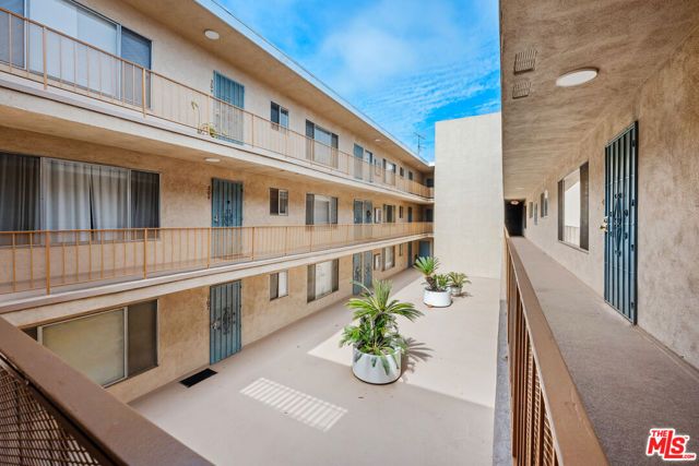 833 5th Street 203, Santa Monica, CA 90403