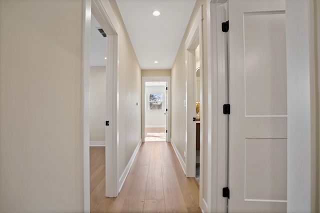 5700 W Grace Street, Chicago, IL 60634