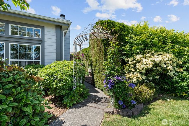 1933 Windflower Lane SE, Lacey, WA 98503