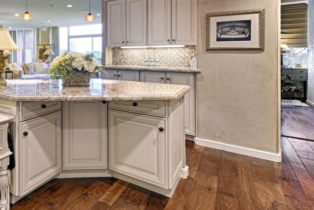 5200 Keller Springs Road 432, Dallas, TX 75248