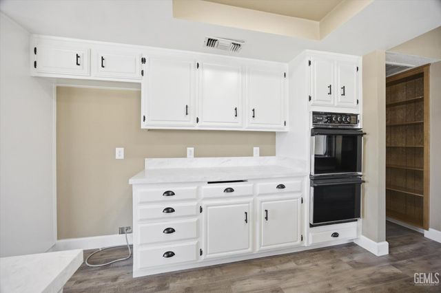 5306 Deville Court, Bakersfield, CA 93308