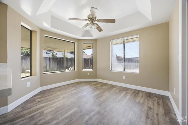 5306 Deville Court, Bakersfield, CA 93308