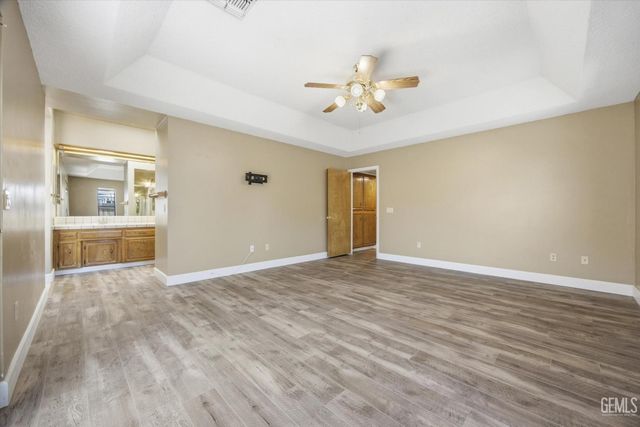 5306 Deville Court, Bakersfield, CA 93308