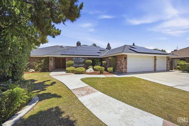5306 Deville Court, Bakersfield, CA 93308