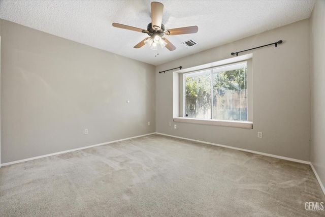 5306 Deville Court, Bakersfield, CA 93308