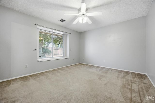 5306 Deville Court, Bakersfield, CA 93308