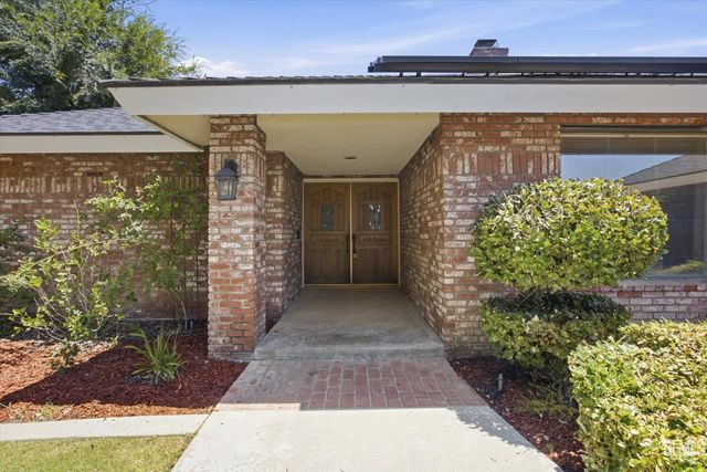 5306 Deville Court, Bakersfield, CA 93308