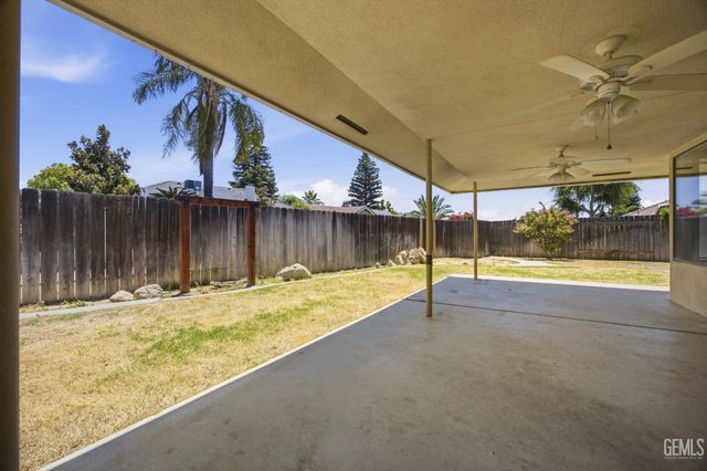 5306 Deville Court, Bakersfield, CA 93308