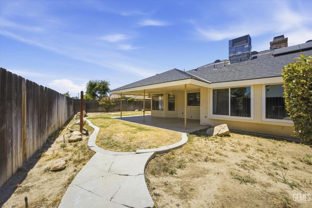 5306 Deville Court, Bakersfield, CA 93308