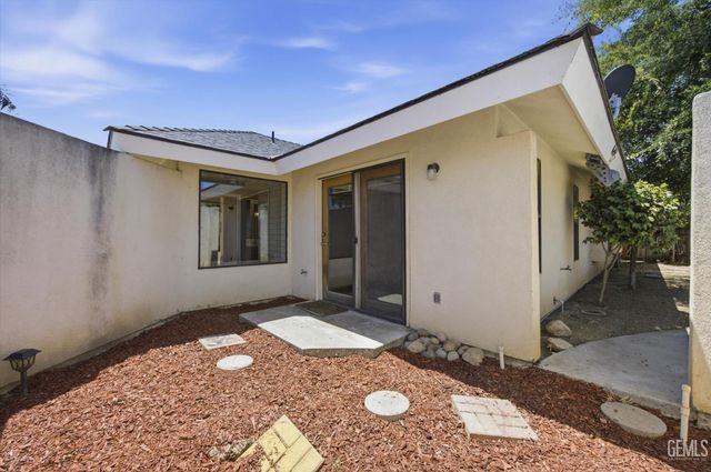 5306 Deville Court, Bakersfield, CA 93308