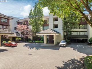 5300 S LANDING SQUARE Dr 26, Portland, OR 97239