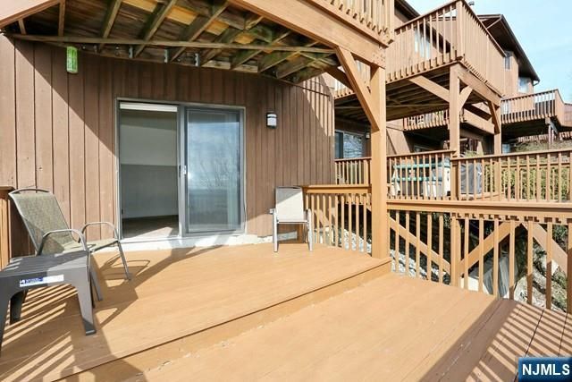 16 Alana Drive 16, Hawthorne, NJ 07506