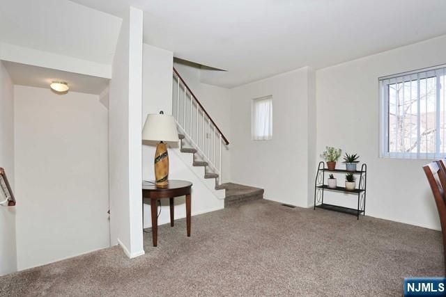 16 Alana Drive 16, Hawthorne, NJ 07506