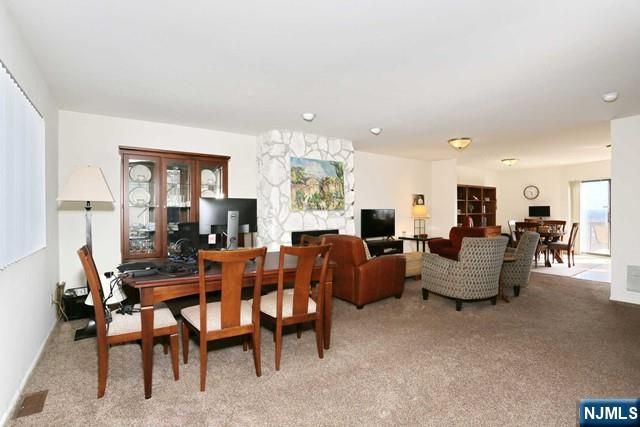 16 Alana Drive 16, Hawthorne, NJ 07506
