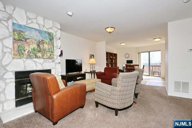 16 Alana Drive 16, Hawthorne, NJ 07506