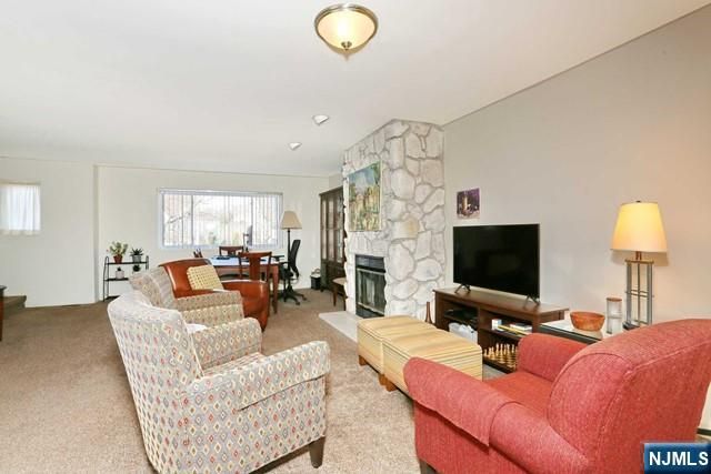 16 Alana Drive 16, Hawthorne, NJ 07506